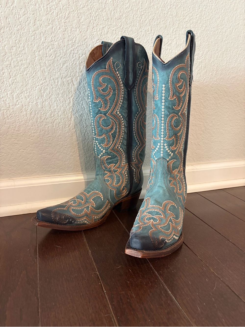 Circle G Blue Leather Western Heeled Boots with Tan Embroidery - Picture 4 of 4